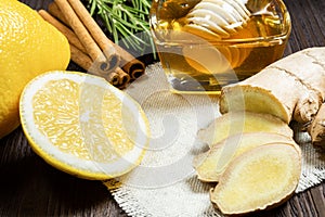 Useful additives to tea and drinks: honey, lemon, ginger and cinnamon