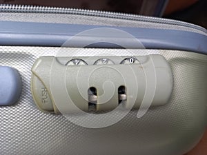 Useless and Unsecure Case lock for travel