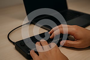 Using keyboard with screen reader on laptop