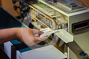 Using continuous sealing machine for packing coffee bag