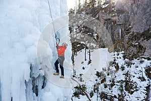 Using crampons for a foothold