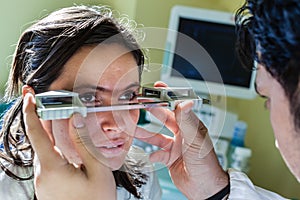 Using an exophthalmometer