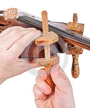 Using the wooden clamps