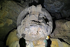 Va cave and Nuoc Nut cave, exploring cave 6