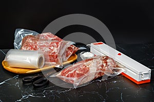 Vacuum sealer machine and meat