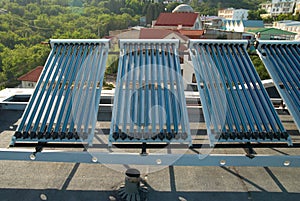 Vacuum solar water heating system