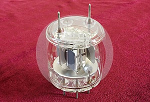 Vacuum tube