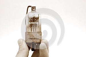 Vacuum tube