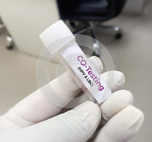 Vaginal fluid sample for CO-Testing (HPV DNA test and LBC test).
