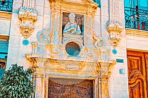 Valencia, Square of the Virgin Saint Mary and Pope on gate om th photo