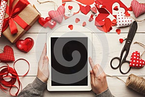 Valentine day online, emailing background