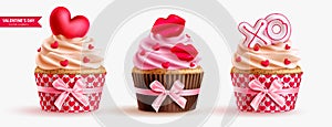 Valentine\'s day cupcake vector set design. Valentine\'s cake, cupcake and sweet dessert