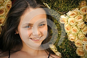 Valentines day, little girl, love, romance, flowers, roses, floral background