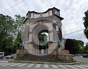 Italia. Torino. Arco monumentale all arma di Artigliera photo