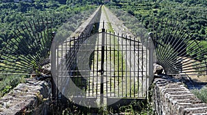 Valle di Maddaloni - Cancello dell`Acquedotto Carolino photo