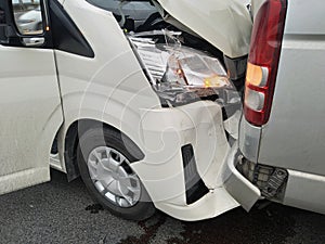 Van accident involving two car