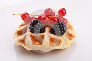 Vaniila waffle with mix berry