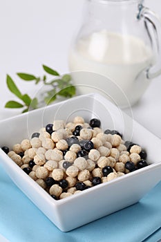 Vanilla cereals with blueberries