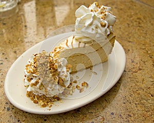 Vanilla cheesecake with whippe