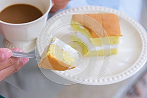 Vanilla chiffon cake separate via spoon