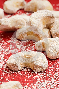 Vanilla cookies with powdered sugar