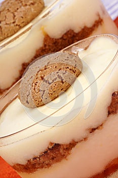 Vanilla custard and amaretti dessert