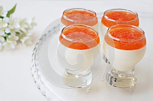 Vanilla mousse with grapefruit sauce