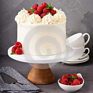 Vanilla raspberry cake with white frosting