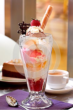 Vanilla strawberry cream sundae dessert