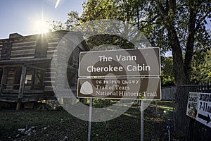 Vann Cherokee Cabin in Cave Spring