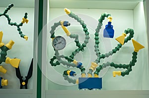 The variable flexible hose system for fluid and air