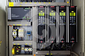 Variable speed drive inverter converter, unit for voltage stabilization