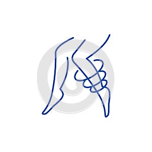 Varicose veins line icon concept. Varicose veins flat  vector symbol, sign, outline illustration.