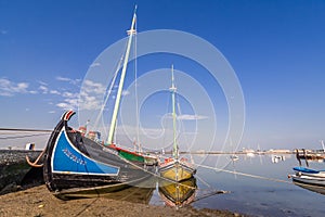 Varino boat Amoroso (left) and Bote de Fragata Baia do Seixal (right).