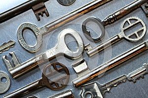 Various old house keys