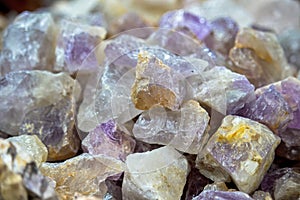 Various yellow stones of different sizes