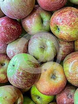 various small apples on the market