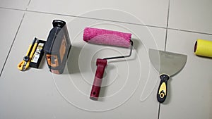Various tools for wallpapering