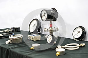 Various type of high performance and accuracy dial pressure gauge component for measuring and monitor pressure value of liquid oil