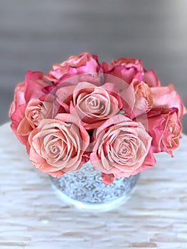 Vase of rose flowers