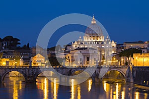 Il Vaticano secondo notte 