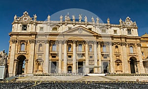 Vatican Saint-Peter Basilic visitors at Roma