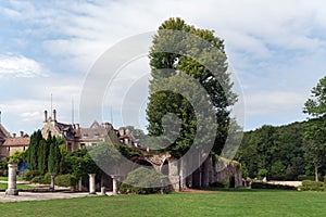 Vaux de Cernay abbey