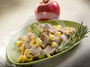 Veal stew with apple