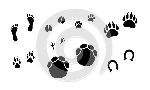 Vector bundle set of black animals foot prints