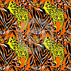 Vector illustration leopard print seamless pattern. Orange and yellow tiger hand drawn background. Vector illustration.