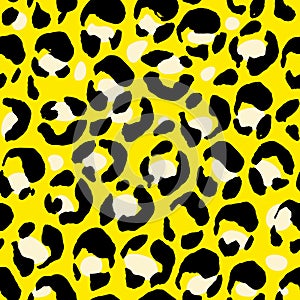 Vector illustration leopard print seamless pattern. Yellow hand drawn background.