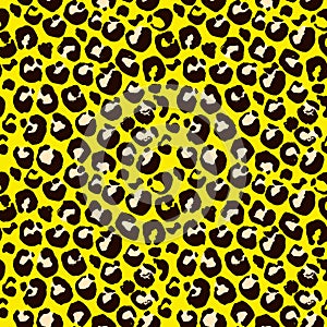 Vector illustration leopard print seamless pattern. Yellow hand drawn background.