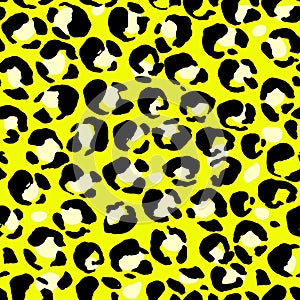 Vector illustration leopard print seamless pattern. Yellow hand drawn background.