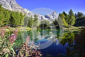 Veduta del Cervino e Lago Blu in Valle d`Aosta